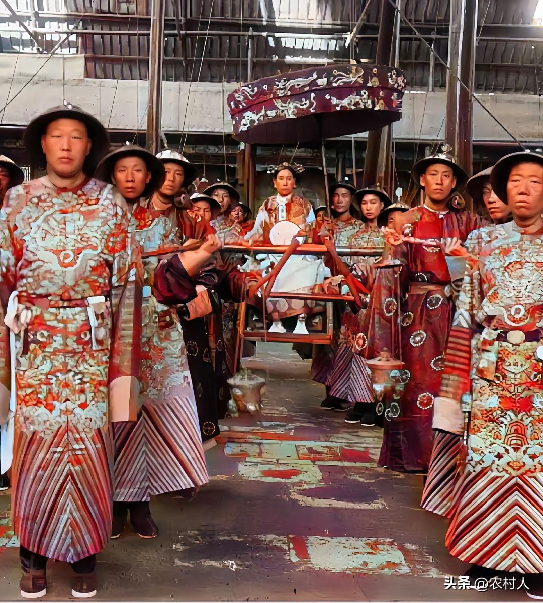 1894年，慈禧因60岁大寿在颐和园受贺。她花了1000万两白银用于寿辰置办，而