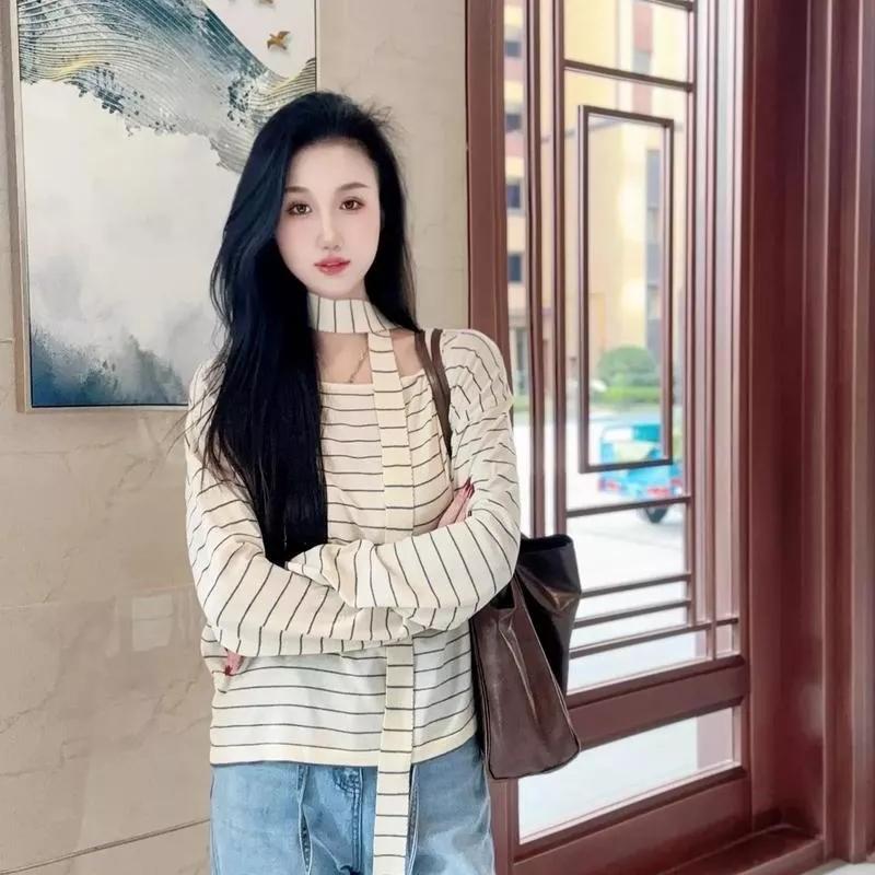 温柔复古风，条纹毛衣穿搭指南温柔系穿搭毛衣 条纹气质穿搭 温柔毛衣搭配 红条纹毛