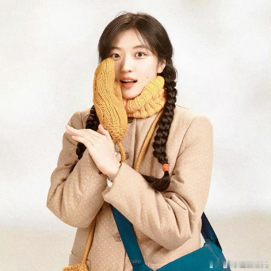 孙千素颜辨识度 孙千素颜时那种干净透亮的感觉，像清晨的第一缕阳光，不刺眼但很温暖