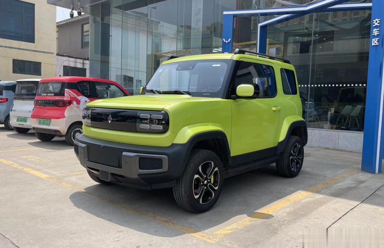 宝骏悦也实车曝光，新车定位为纯电动小型SUV，并将于5月25日正式上市。同时，新