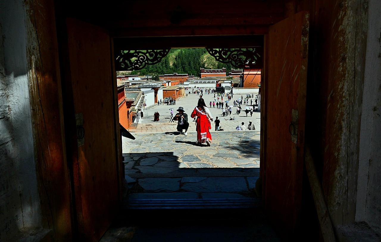 《大门外》晒图笔记大赛 
——拍摄于甘南州夏河县拉卜楞寺