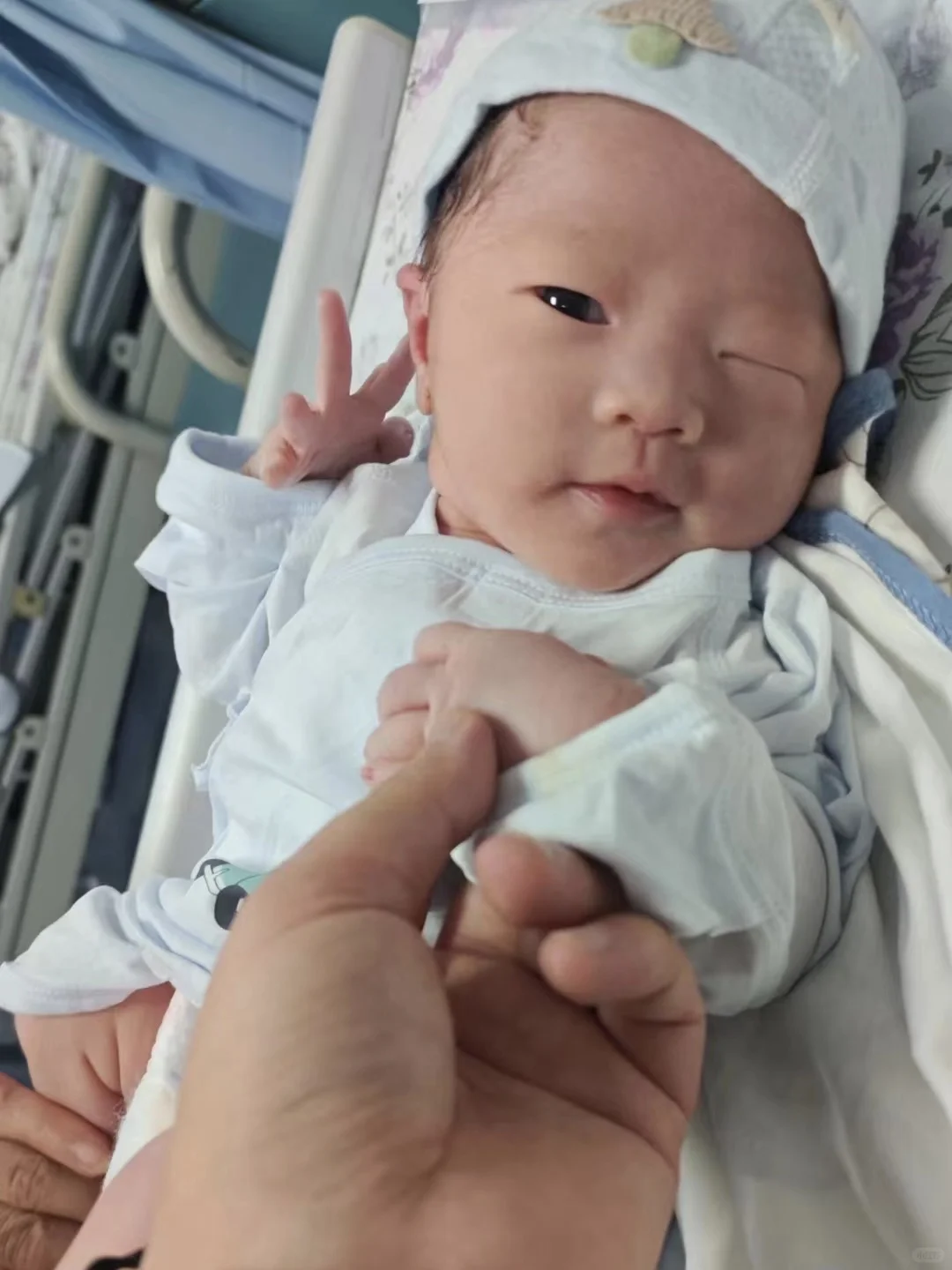 终于有人把新生儿1-7天怎么照顾说清楚了