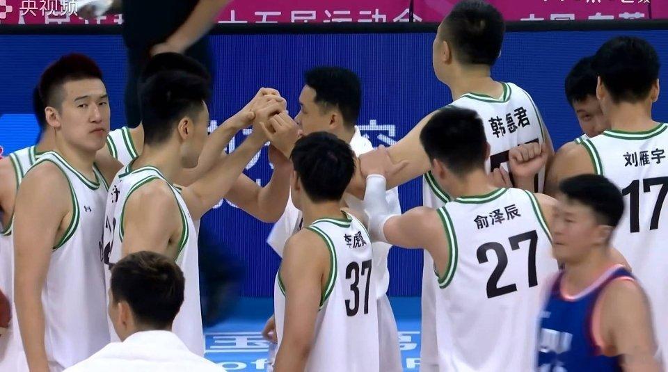 有些唏嘘，辽宁男篮最终21分惨败给四川，拿到本届全运会的第四名，看台上不少球迷含