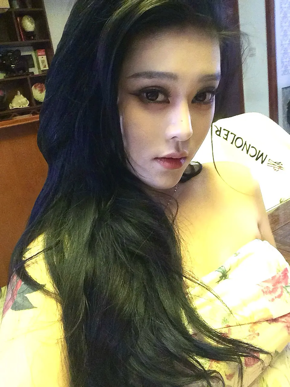 我喜欢这独属于骨骼的光影。