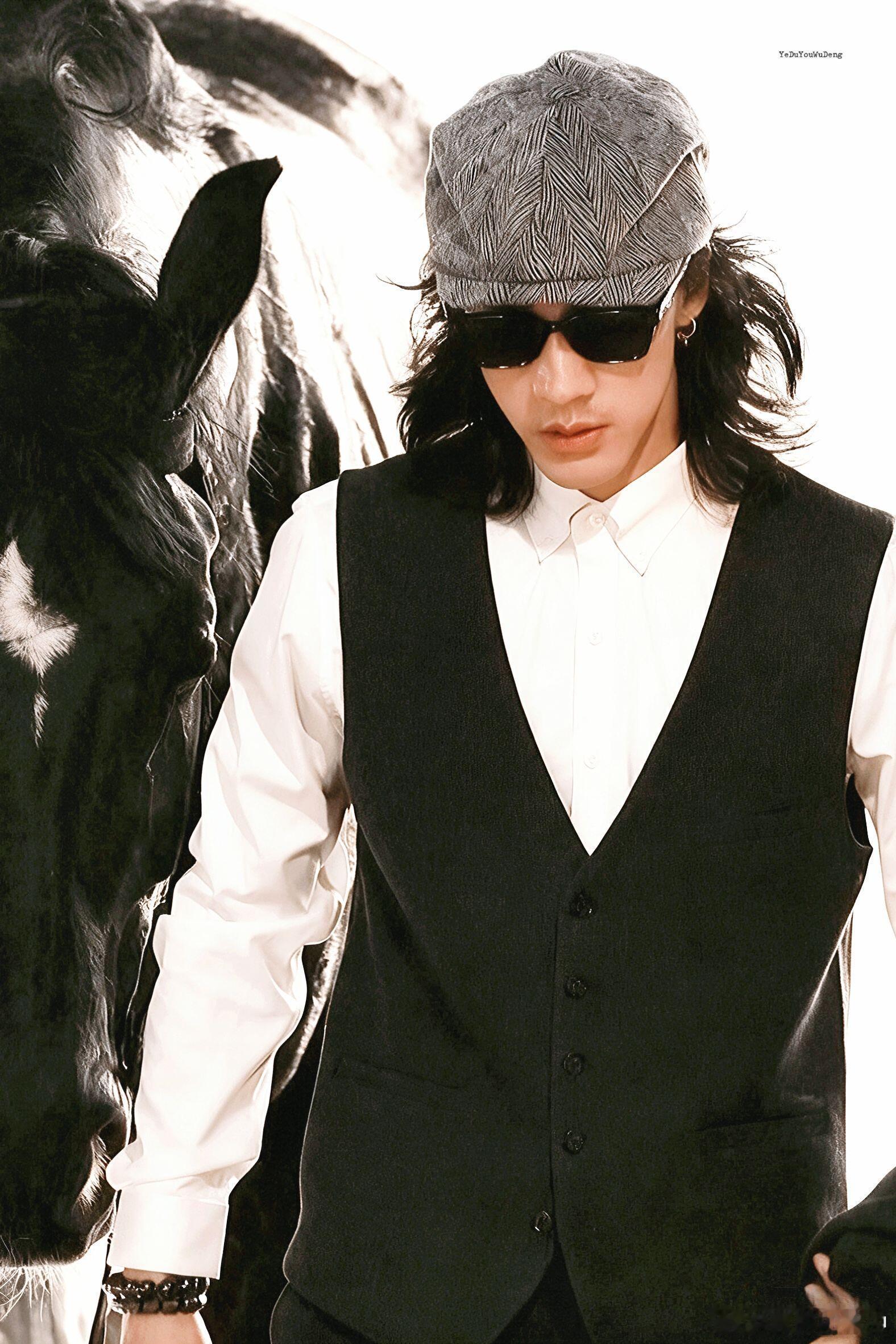 此沙三登春晚全是创意节目此沙连续三年征战央视春晚，每年的节目都让人眼前一亮！第一