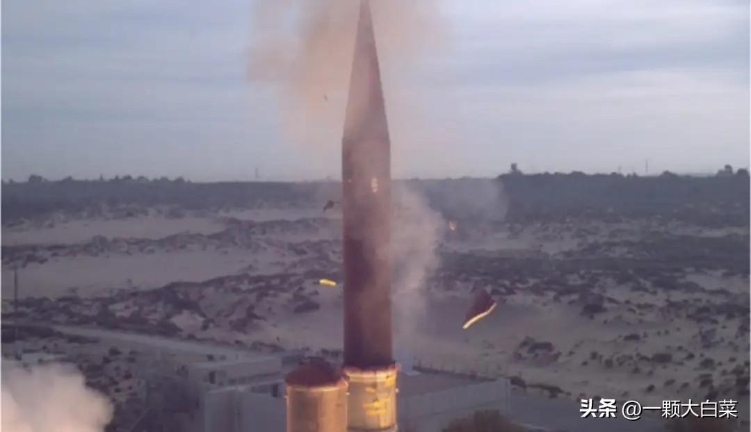 3月7日，伊朗七小时五波齐射，导弹真打中特拉维夫了，拦截弹烧光了。

伊朗这次玩