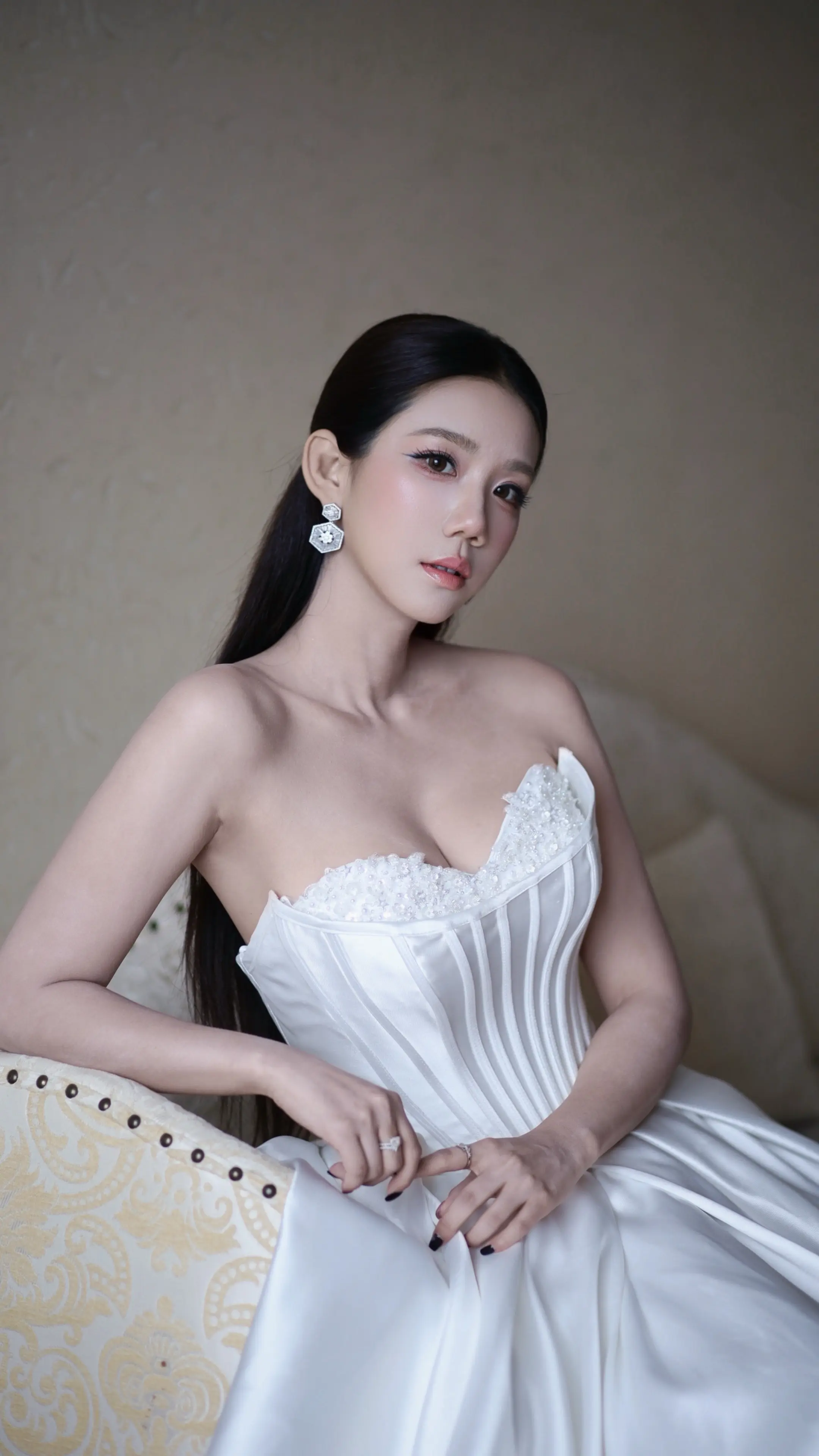 找个爱你的吧 你爱的没用。