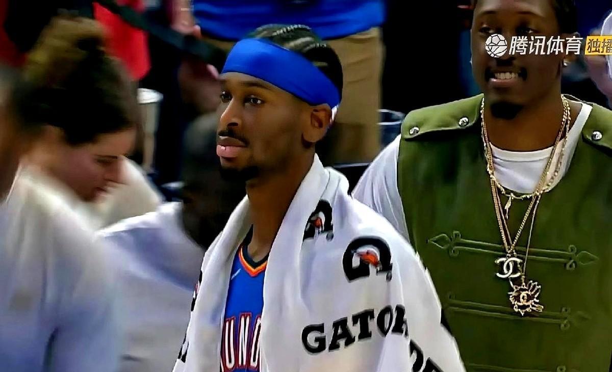 雷霆这帮小子，没核心也敢打，有核心更敢杀。
亚历山大单核带队，比分像开了挂，替补