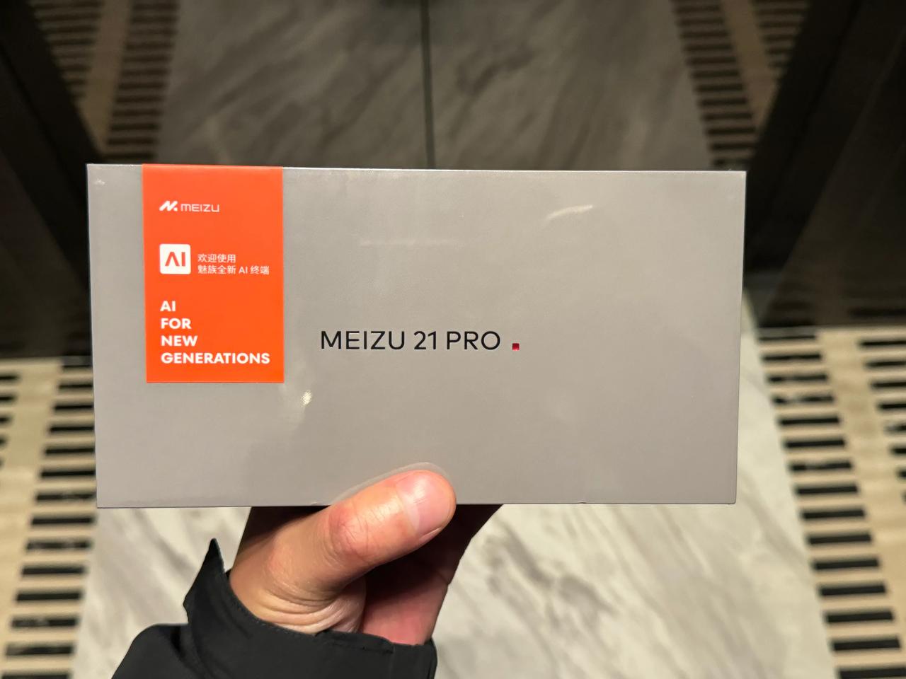 搞到一台，回去好好体验，我们之后好好聊聊。有什么想要知道的，也都可以留言，我会加