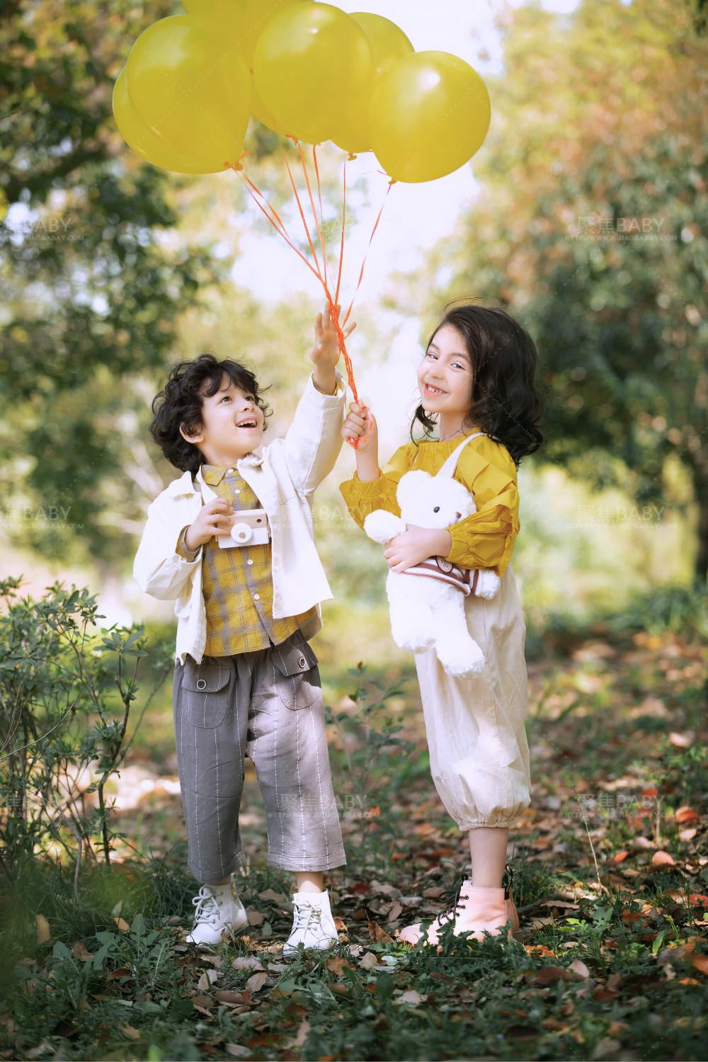 “儿童”不是天然长出来的概念。说是这么说，不过人类从来都有婴儿、幼崽、少年，也从