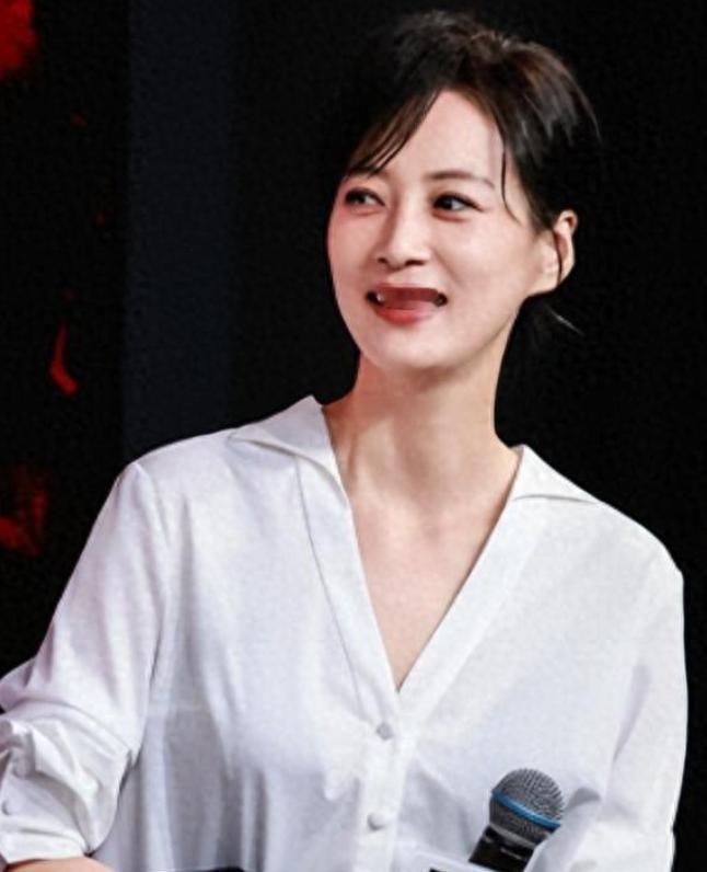 同居5年两次流产，男友转身娶了她最信任的闺蜜！2015年，徐翠翠改名"徐梵溪"重