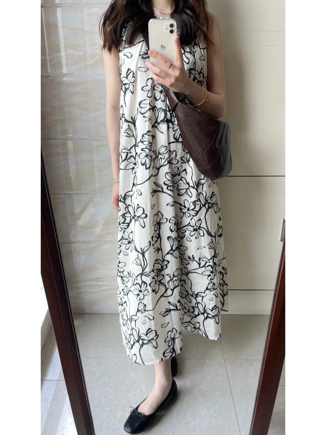 极简通勤还得是连衣裙