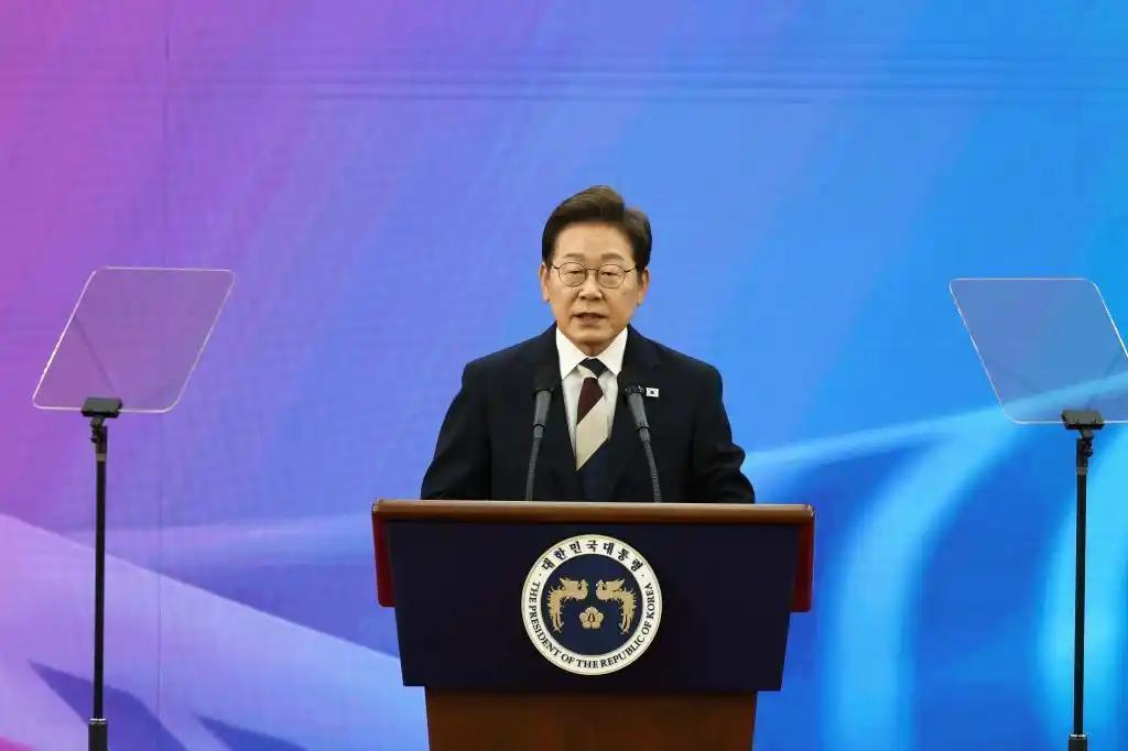 韩国特使团抵达北京，下飞机的第一句话不简单，中方回应很干脆。
 
据媒体8月24