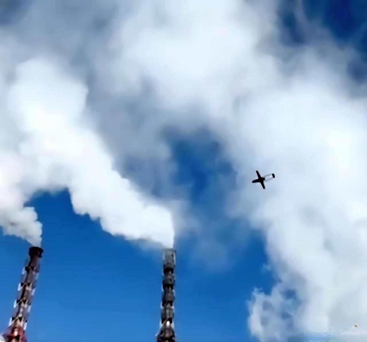 乌克兰“狂暴”（Лютiй）自杀式无人机袭击了俄罗斯基洛夫州基罗沃-切佩茨克市的