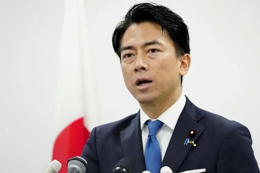 日本防卫相即将访美，但人还没走，就被问破防了
 
1月9日防卫相小泉进次郎官宣1