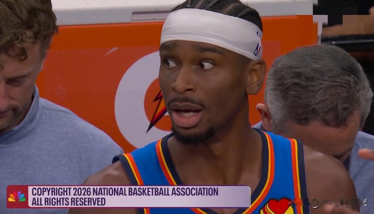 前NBA球员查尔斯-奥克利纯粹是胡说八道！最近奥克利在参加的一个节目中，聊到了雷