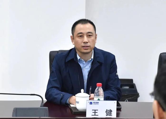 王健：从“拼命三郎”到“互联网巨头”的逆袭人生！

嘿，朋友们，今天咱们聊聊一位