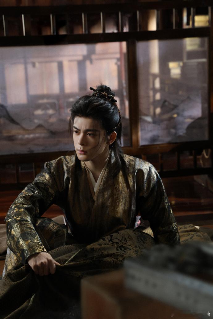 曾舜晞1分3秒曾舜晞偏偏你最争气 武拾光真的是大出圈了呀，虽然《月鳞绮纪》曾舜晞