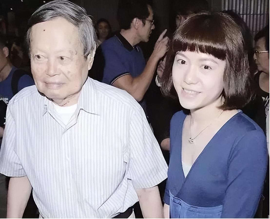 杨振宁日渐衰老，生命正在进入倒计时，翁帆之后该何去何从？
杨振宁与杜致礼的婚姻幸