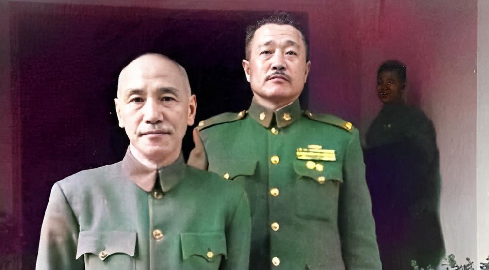 辽沈战役期间，蒋介石为挽救东北战局，连续三次更换主帅。首任主帅杜聿明初期战绩不俗