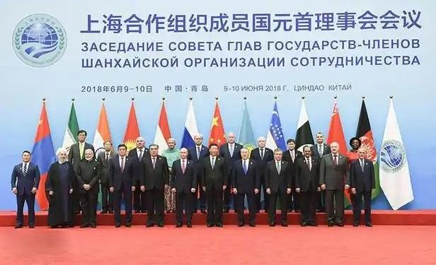 有了印度之后，上合变得不合了，金砖也变成了土砖了。印度的不合作，捣蛋、自私、自大
