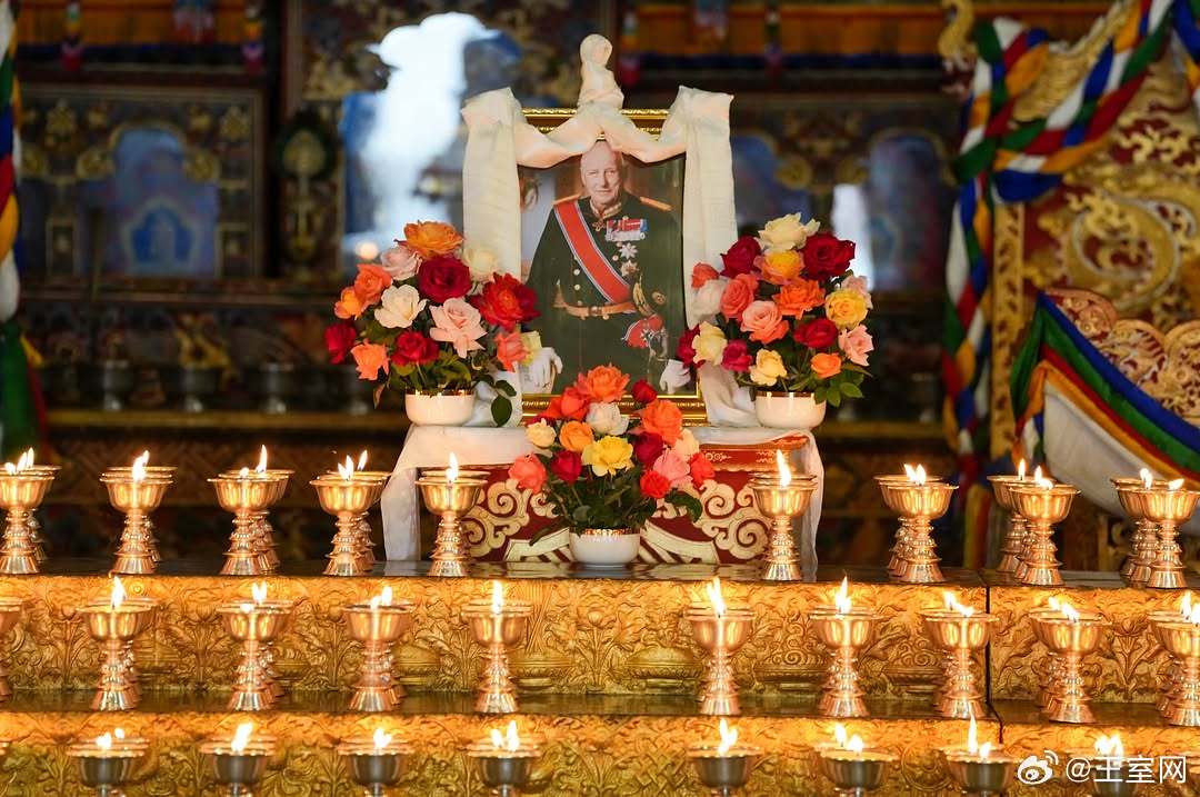 不丹王室 🇧🇹🇳🇴8月29日，不丹国王旺楚克五世和佩玛王后携王室成员为挪