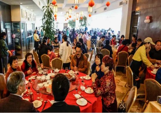 始料未及，战友结婚，从山东坐飞机2000公里跑去广东吃席，随了1000元，一开心