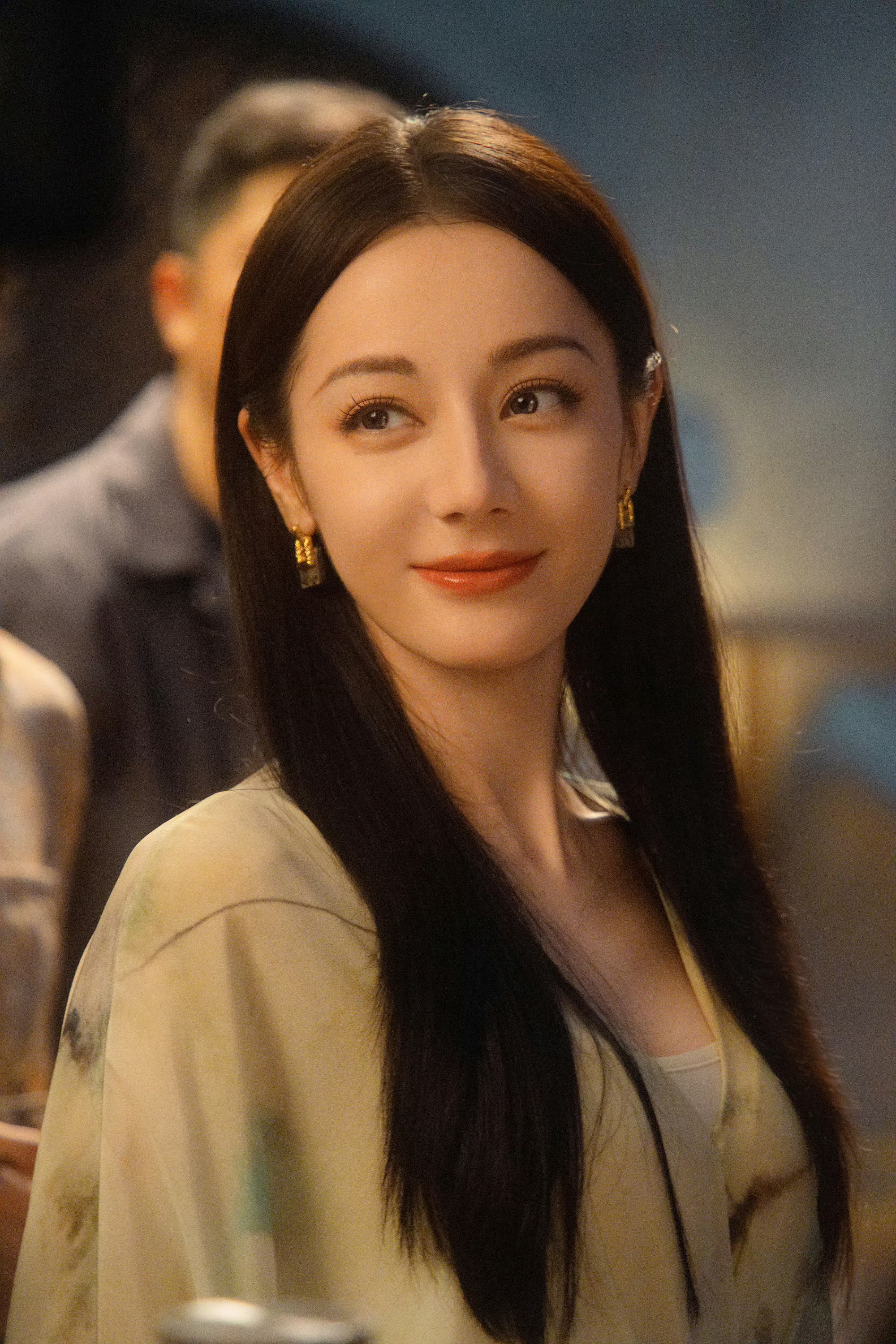 迪丽热巴穿什么都好美！快快把这个小九罗抬上来好吗？[兔子] ​​​