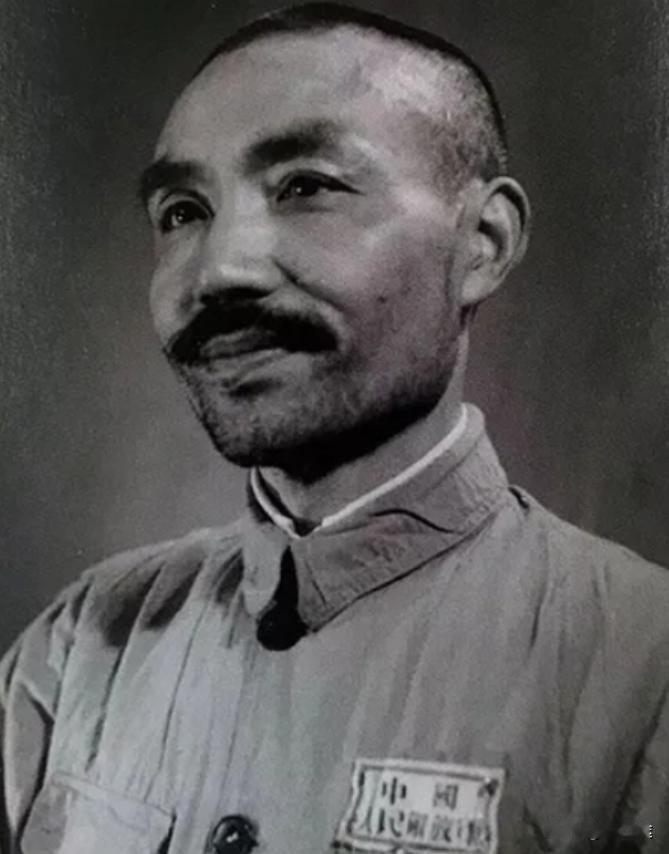 他建国之后长期休养，没有军衔和工作，1955年评级的时候，工作人员犯了难，毛主席