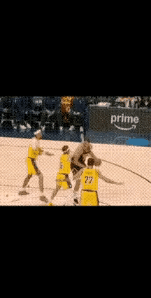 老詹发起快攻的速度那真是一流的！[赞]