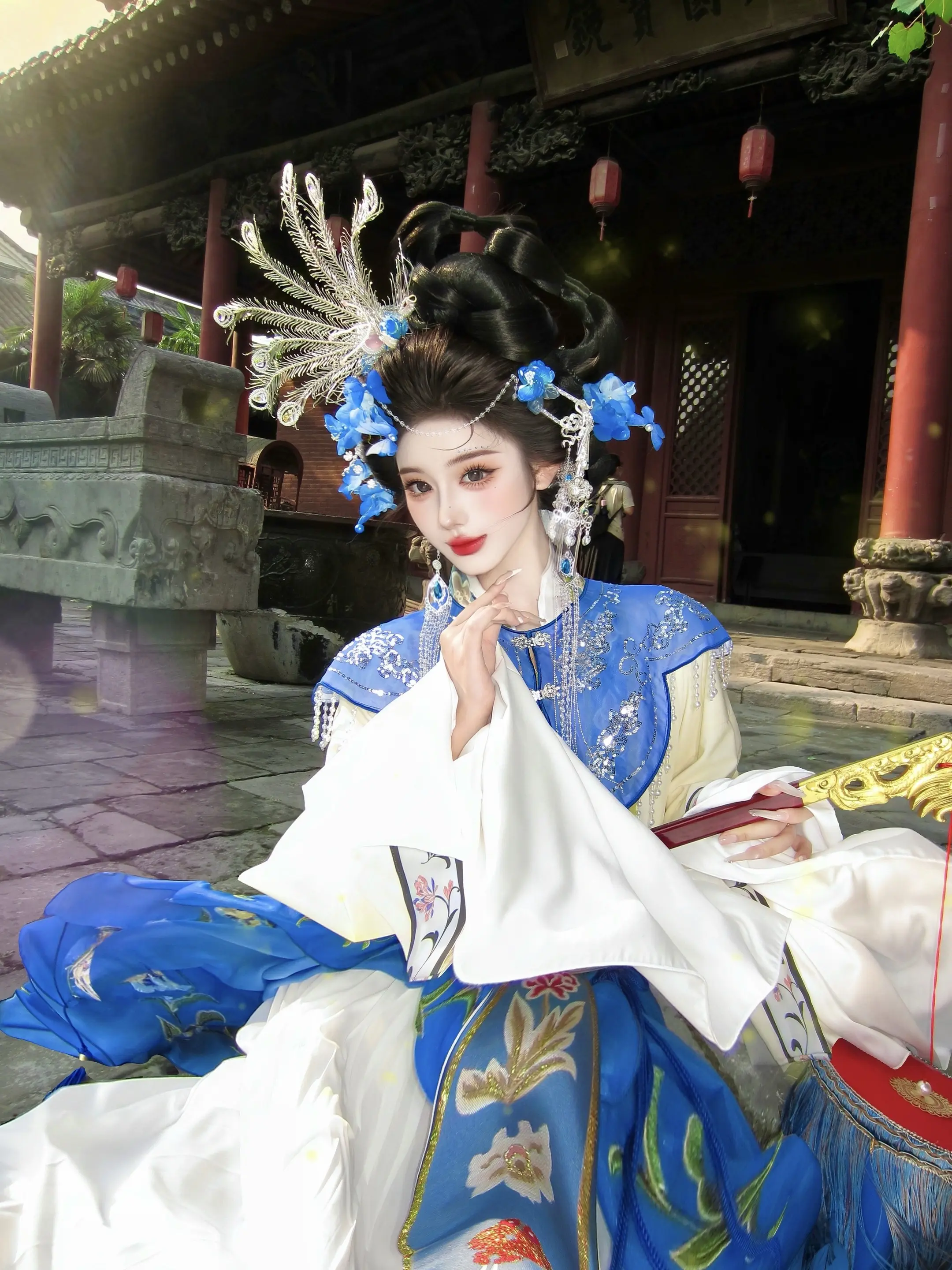 这身蓝衣服也太显贵了✨。