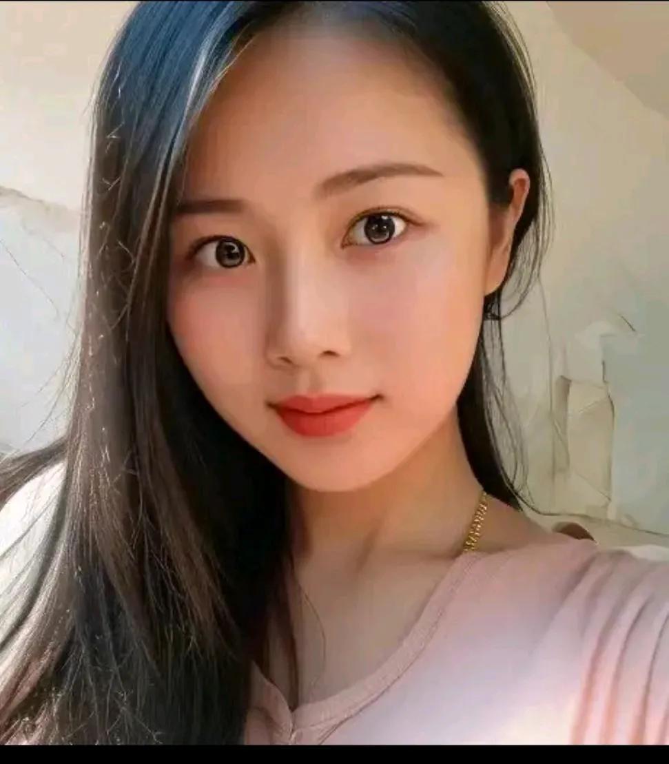 从小到大，我一直是那个独立的大姑娘，单身了快25年，心中始终憧憬着一段成熟的爱情