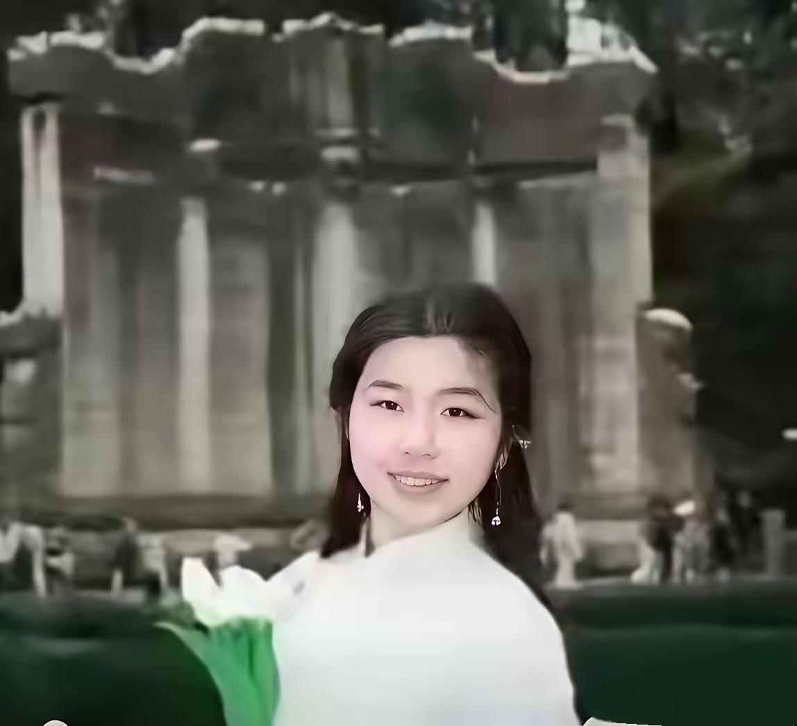 为什么非要等到生命逝去，

才肯正视问题？

湘雅这场悲剧，最让人心寒的也在这里