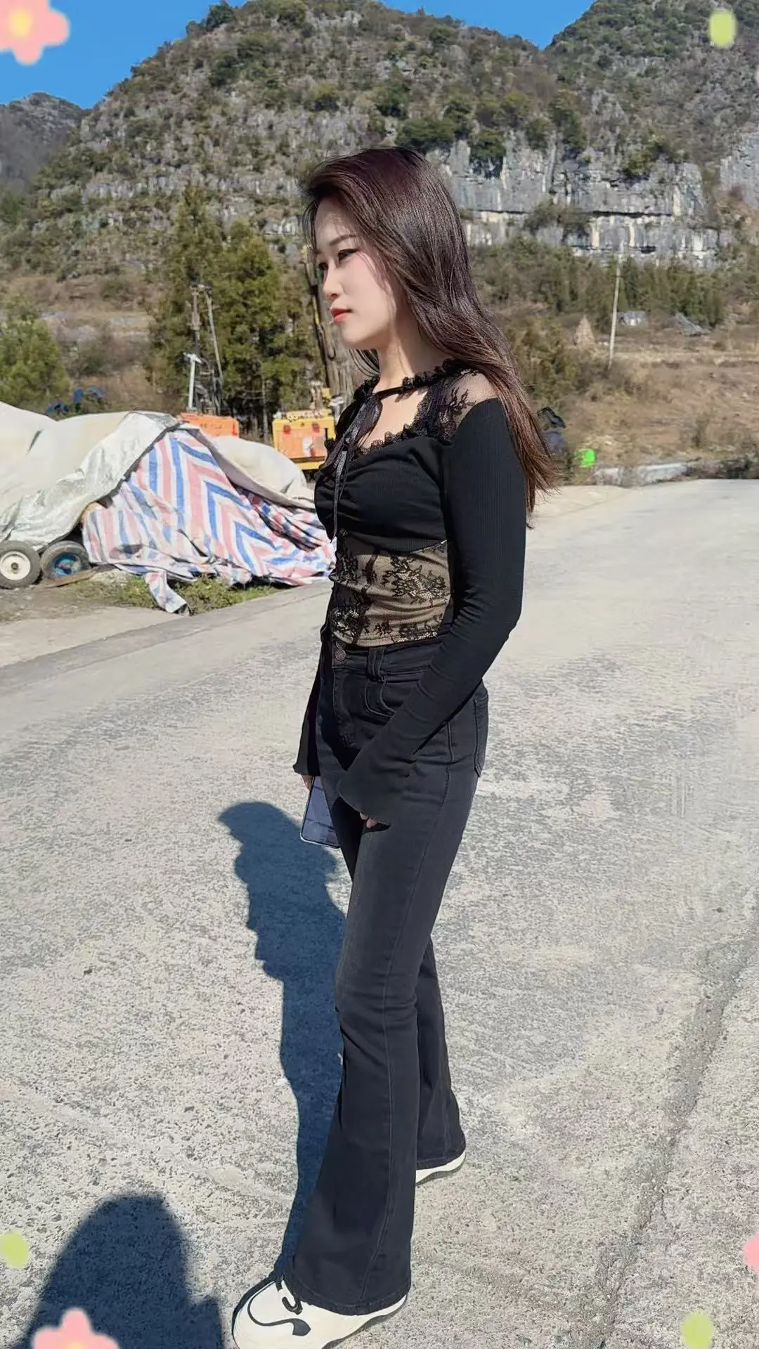 当你明白，钱难挣，情难续，话难辦，心难 懂，命难改，人难做的时候，恭喜...