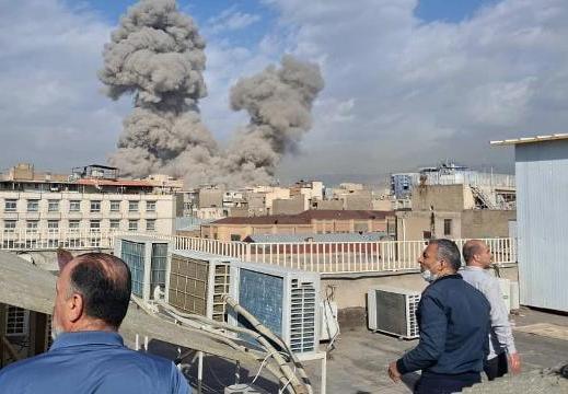 “先发制人” 打击，德黑兰市中心被炸，伊朗高层放话：结局已不由以色列掌控。
弱国