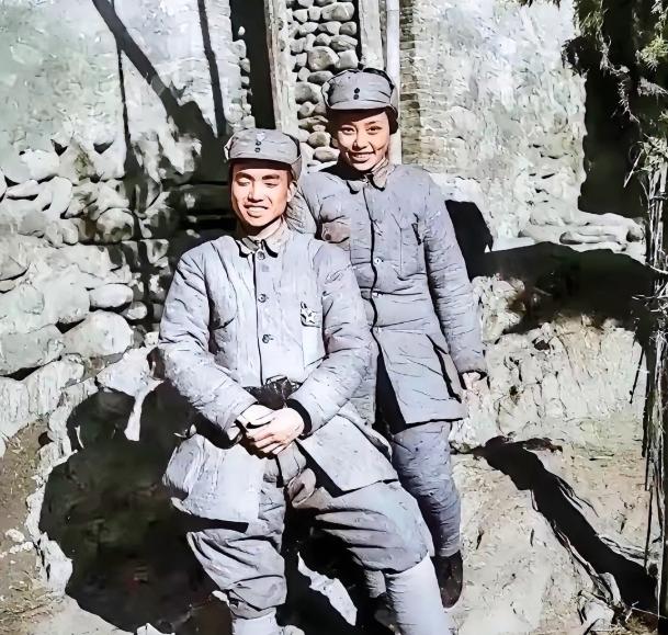 她活了 106岁，是真正的“红色传奇”，丈夫是上将、姐夫是元帅、儿子是少将，自己