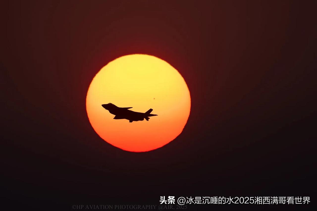 今天是歼-20“威龙”的生日，就让我们㊗️“威龙”生日快乐，㊗️祖国更加繁荣昌盛