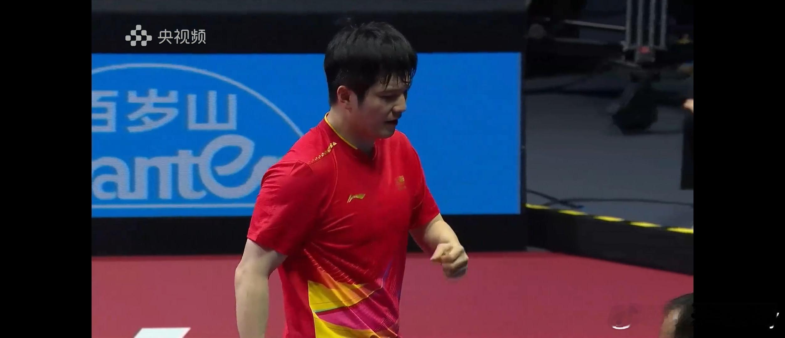 东哥连扳两局。