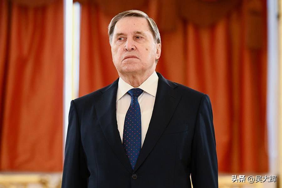 据英国《金融时报》报道，克里姆林宫用粗鲁言辞回绝马克龙顾问让欧洲参与乌克兰谈判的