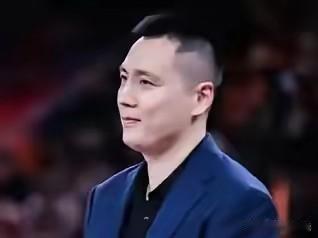 CBA篮球总决赛g3开赛在即，上海洛夫顿跟队训练，怀特塞得仍未报名
g3赛一个半