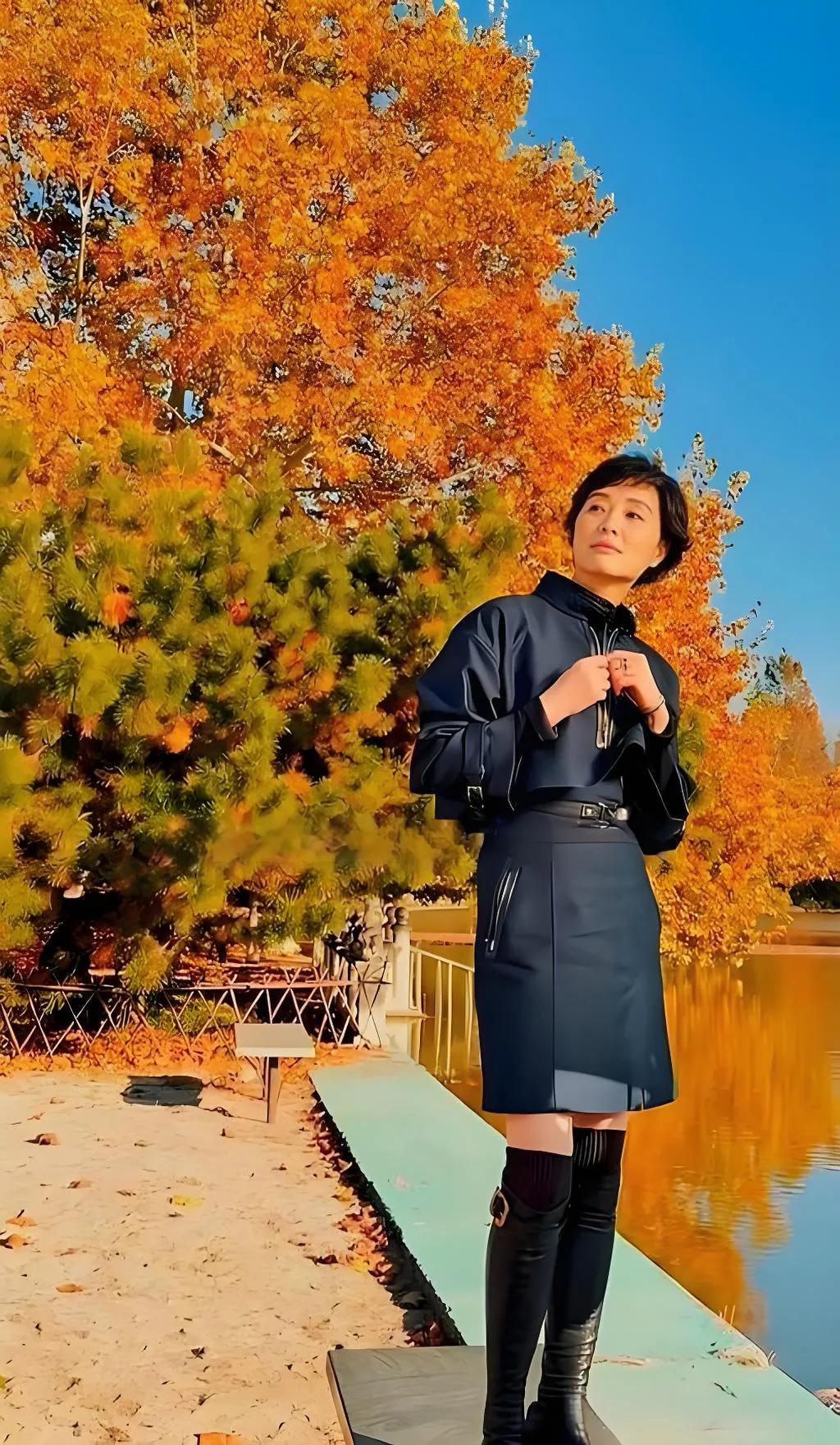 吴越的秋日状态，才是实力派演员该有的样子！
不蹭热度不炒话题，拍戏间隙就回归生活