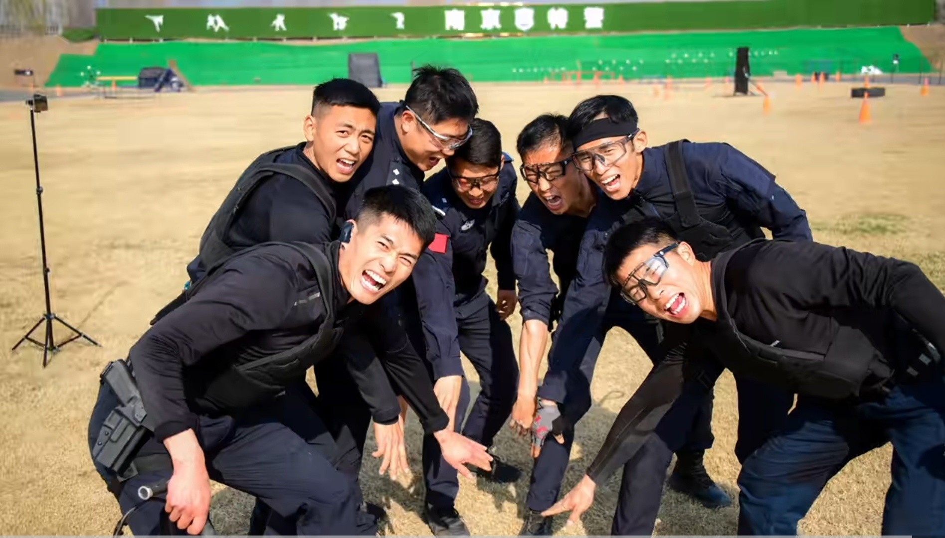 凑个热闹（单纯看装备→_→）。第七届阿联酋世界特警挑战赛，江苏代表队赛前国内集训