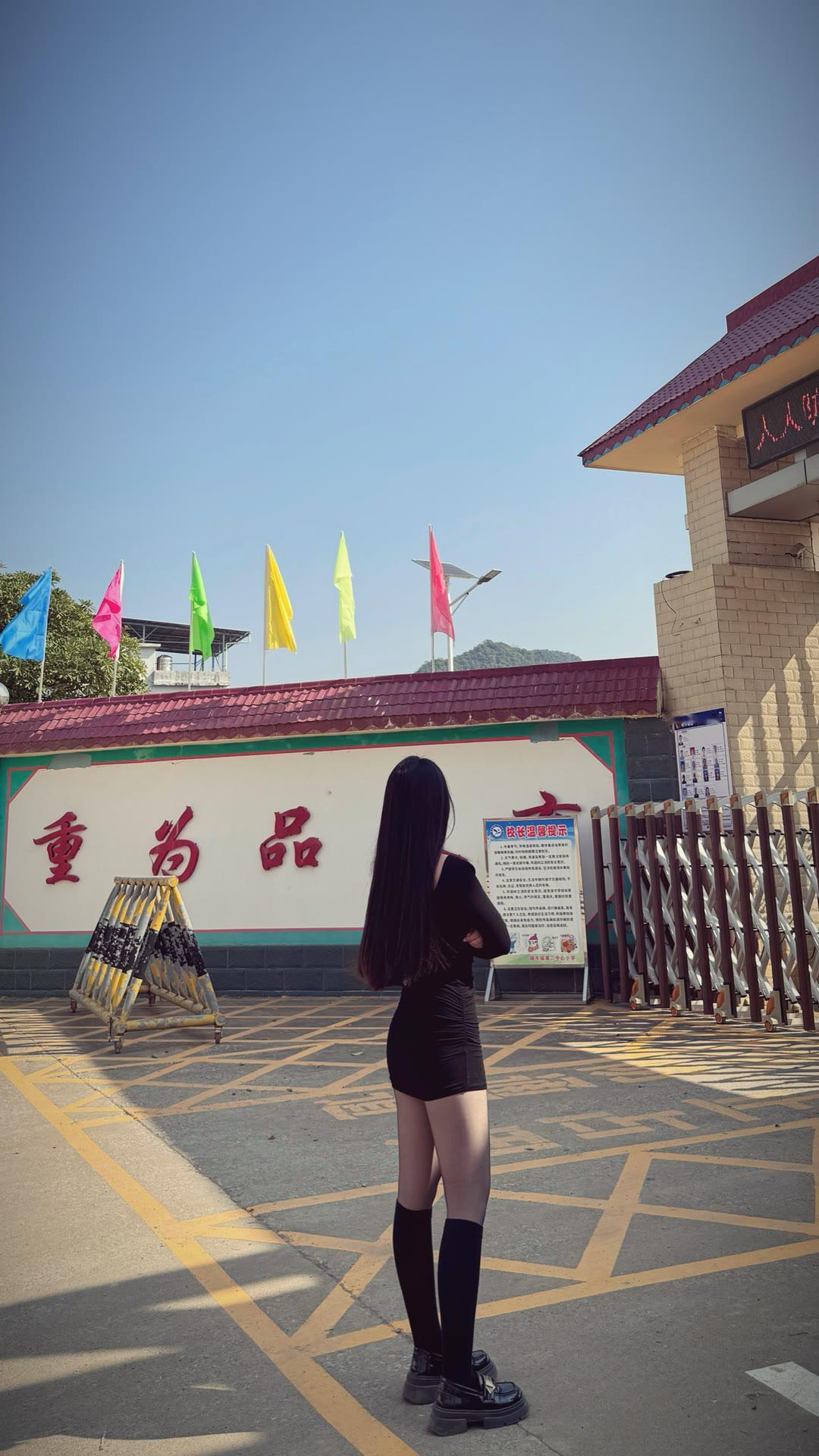 女生穿搭如何又飒又美?