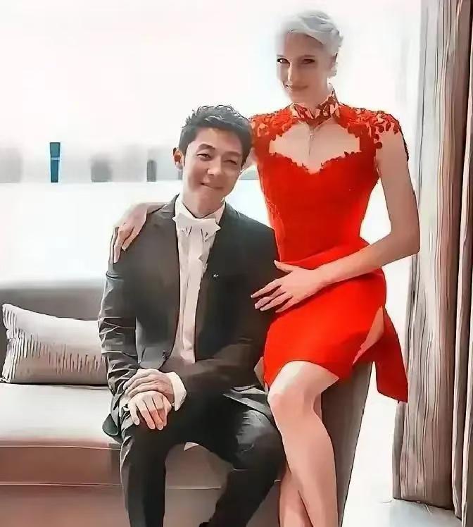 八年前，李白执意要嫁给撒贝宁，八年后，李白终于明白，自己当初的选择，不是 “下嫁