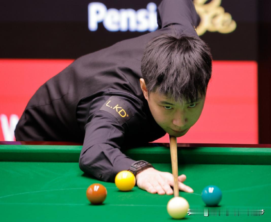 | 赵心童：首轮发挥不算好，卫冕冠军有压力，期待和晖哥的比赛。10-7击败英格兰