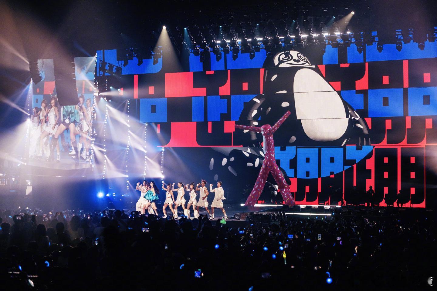 状态绝了！台风大方有魅力，唱跳过瘾又上头，更像和粉丝的专属party。严格管理身