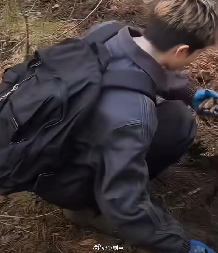 十个勤天利好这一季是办了走读吗 包里是背着大家的水吗哈哈哈十个勤天‖种地吧‖ 