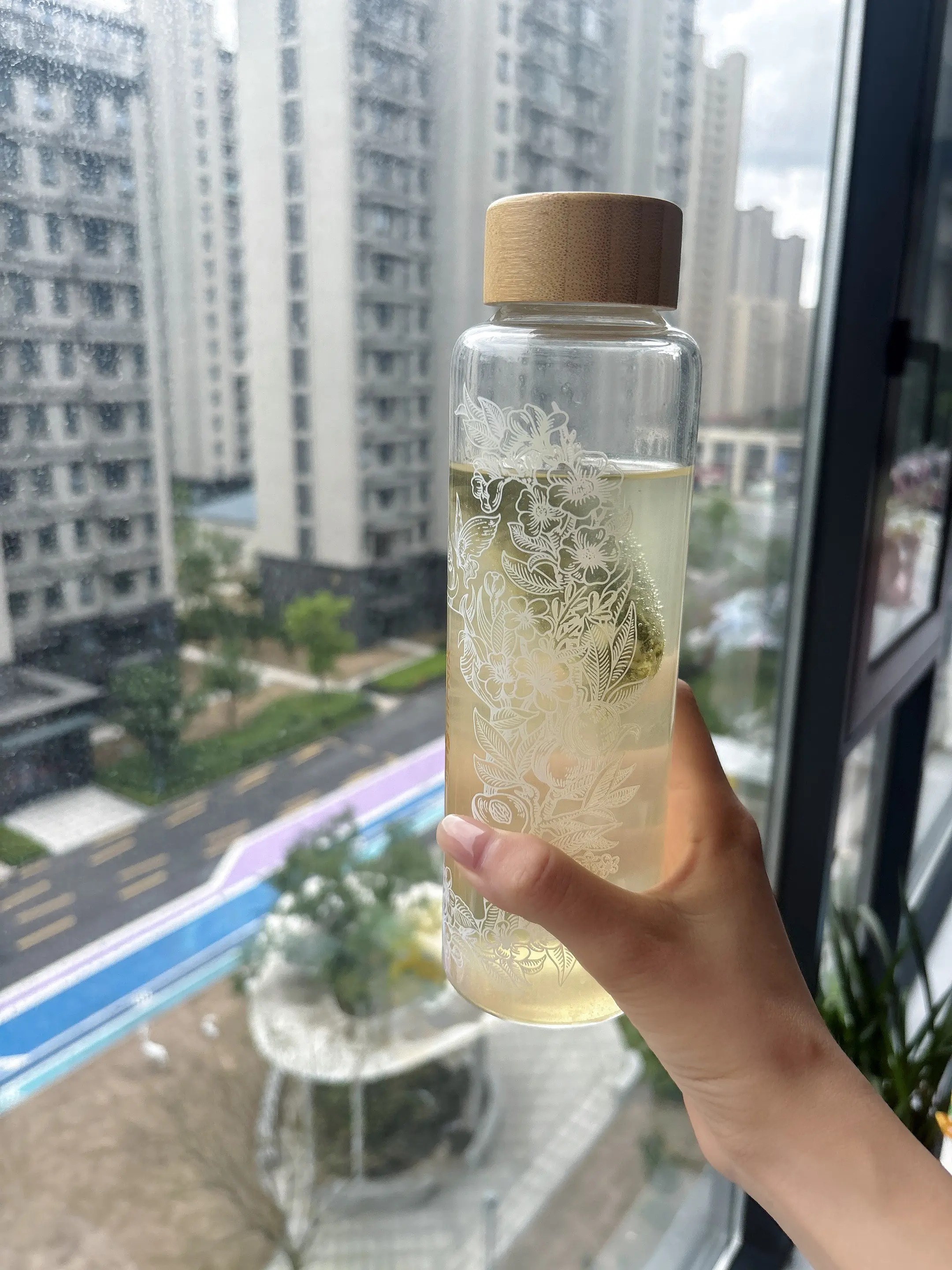 一杯乐品乐茶。开启美好一天，接下来一个多礼拜不用带娃。又可以不停找快乐...