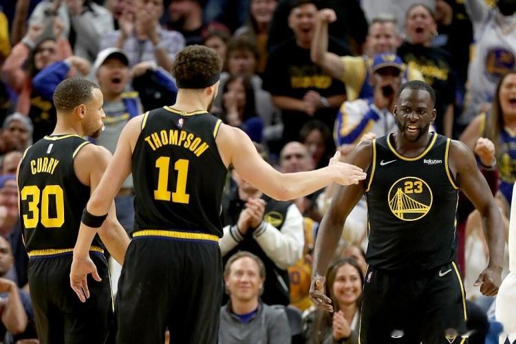 【除了库里追梦其他阵容都悬而未决】Shams说道：“库里，追梦，我们知道他们会回