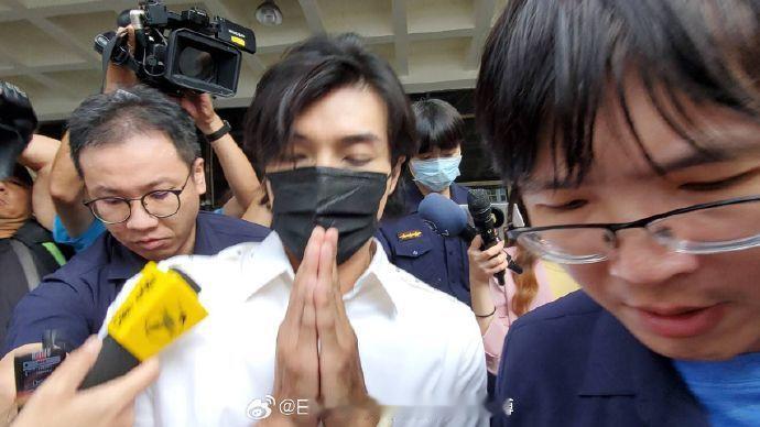 #贺军翔被告性骚扰案获不起诉##贺军翔被告性骚扰案结果# 据台媒6日报道，贺军翔